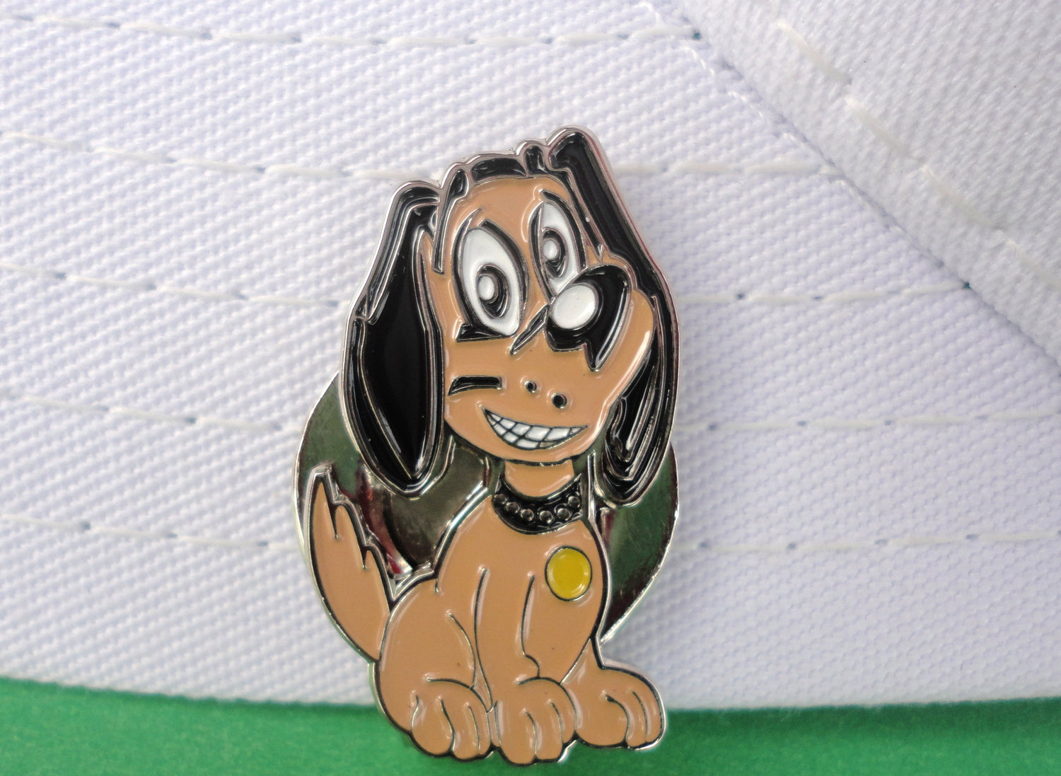 Puppy Ball Marker hat brim pic