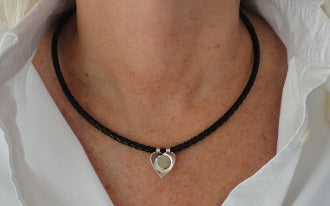Fashion Necklace with Heart Shaped Magnet