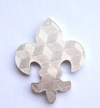 Fleur-de-lis with Clear Crystals Ball Marker reverse pic