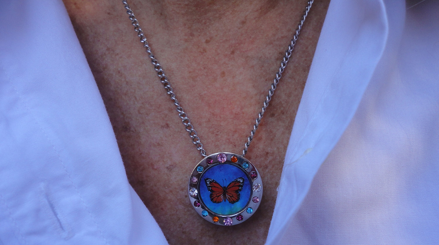 Silver Necklace with Heart Shaped Magnet